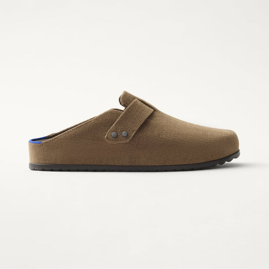 PDP | The Men's Clog in ReVelvet™ Portobello shown from the side.