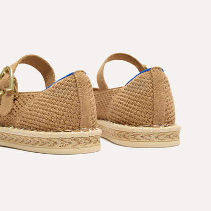 Close up of the heel of The Espadrille Mary Jane in Wren, with Rothy's signature blue halo.