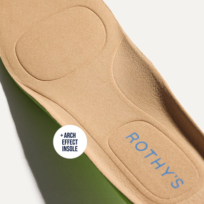 Close up of the Arch Effect Insole on The Daily Driver in Navy.