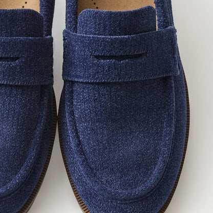 macro | Close up of the toe box and penny keeper of The Penny Loafer in ReVelvet Navy.
