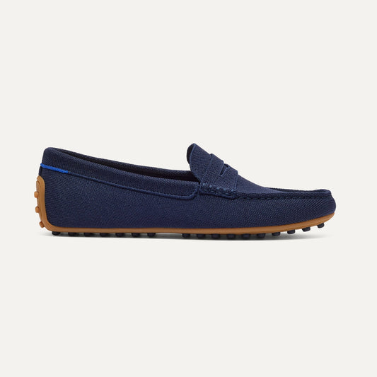 side | The Men's Daily Driver in Nautical Navy shown from the side.